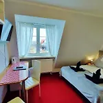 Willa Cyklada, Grill, Sniadania, Jezioro,Przystan,Tawerna-200M, Park Linowy-400M, Centrum,Aquapark-900M Bed & Breakfast Mikolajki (Mragowo)
