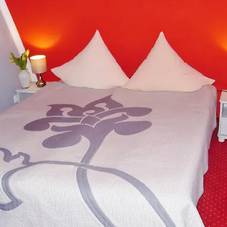 Cyklada, Sniadania, Jezioro,Przystan,Tawerna -200M, Park Linowy-400M, Centrum,Aquapark-900M Bed & Breakfast 3*