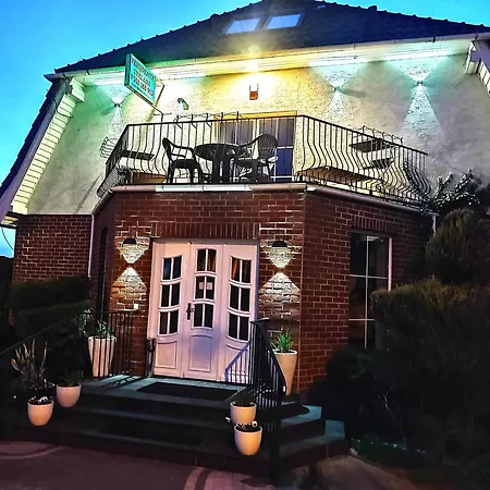 Cyklada, Sniadania, Jezioro,Przystan,Tawerna -200M, Park Linowy-400M, Centrum,Aquapark-900M Bed & Breakfast 3*