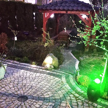 住宿加早餐酒店 Cyklada, Grill, Sniadania, Jezioro,przystan,tawerna-200m, Park Linowy-400m, Centrum,aquapark-900m Mikołajki