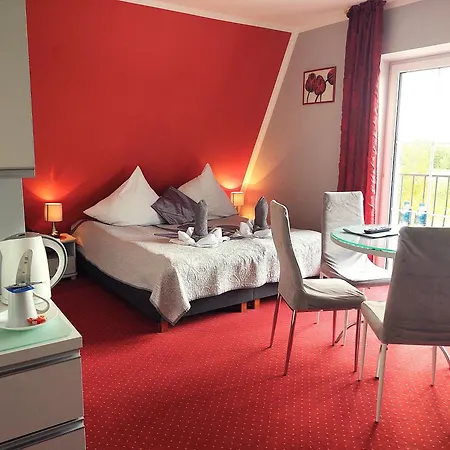 Willa Cyklada, Grill, Sniadania, Jezioro,Przystan,Tawerna-200M, Park Linowy-400M, Centrum,Aquapark-900M Bed & Breakfast