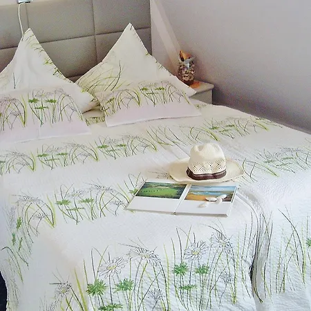 Cyklada, Sniadania, Jezioro,Przystan,Tawerna -200M, Park Linowy-400M, Centrum,Aquapark-900M Bed & Breakfast 3*
