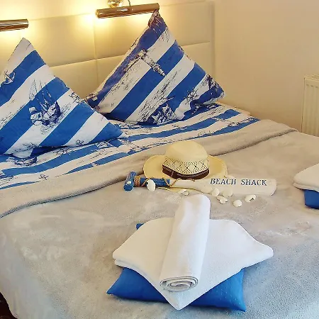 Cyklada, Grill, Sniadania, Jezioro,przystan,tawerna-200m, Park Linowy-400m, Centrum,aquapark-900m 住宿加早餐酒店