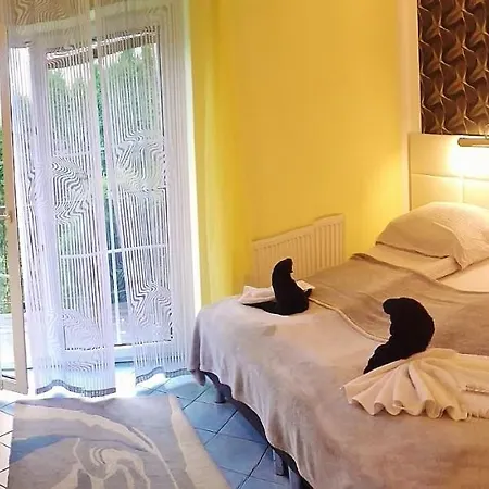 住宿加早餐酒店 Cyklada, Grill, Sniadania, Jezioro,przystan,tawerna-200m, Park Linowy-400m, Centrum,aquapark-900m Mikołajki