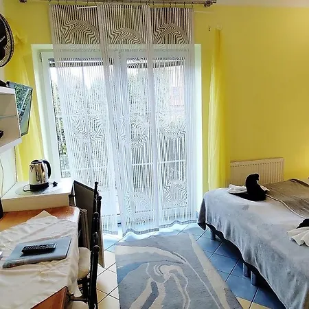 Cyklada, Grill, Sniadania, Jezioro,przystan,tawerna-200m, Park Linowy-400m, Centrum,aquapark-900m 住宿加早餐酒店