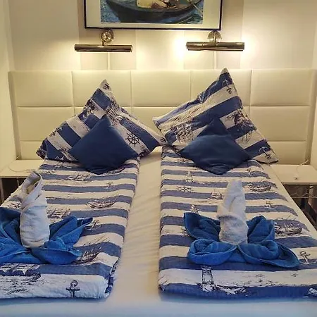 Willa Cyklada, Grill, Sniadania, Jezioro,Przystan,Tawerna-200M, Park Linowy-400M, Centrum,Aquapark-900M Bed & Breakfast