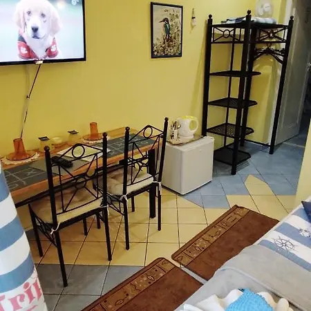 Cyklada, Grill, Sniadania, Jezioro,przystan,tawerna-200m, Park Linowy-400m, Centrum,aquapark-900m 住宿加早餐酒店