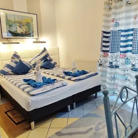 Cyklada, Grill, Sniadania, Jezioro,przystan,tawerna-200m, Park Linowy-400m, Centrum,aquapark-900m