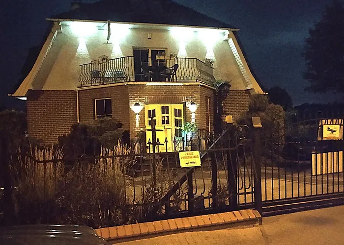 Cyklada, Grill, Sniadania, Jezioro,przystan,tawerna-200m, Park Linowy-400m, Centrum,aquapark-900m Bed & Breakfast 3*