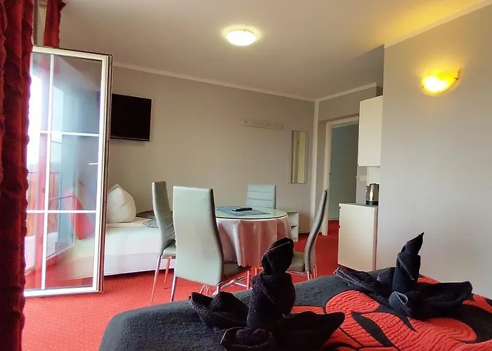 Cyklada, Grill, Sniadania, Jezioro,przystan,tawerna-200m, Park Linowy-400m, Centrum,aquapark-900m Bed & Breakfast 3*