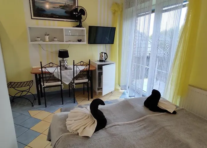 Cyklada, Grill, Sniadania, Jezioro,przystan,tawerna-200m, Park Linowy-400m, Centrum,aquapark-900m Bed & Breakfast 3*