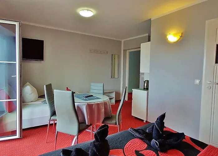 Cyklada, Grill, Sniadania, Jezioro,przystan,tawerna-200m, Park Linowy-400m, Centrum,aquapark-900m Bed & Breakfast 3*