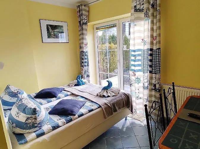 Cyklada, Grill, Sniadania, Jezioro,przystan,tawerna-200m, Park Linowy-400m, Centrum,aquapark-900m Bed & Breakfast 3*