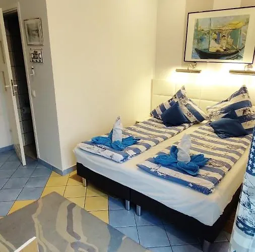 Cyklada, Grill, Sniadania, Jezioro,przystan,tawerna-200m, Park Linowy-400m, Centrum,aquapark-900m Bed & Breakfast Mikołajki