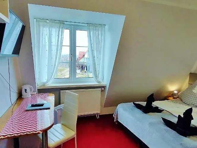 Cyklada, Grill, Sniadania, Jezioro,przystan,tawerna-200m, Park Linowy-400m, Centrum,aquapark-900m Bed & Breakfast Mikołajki